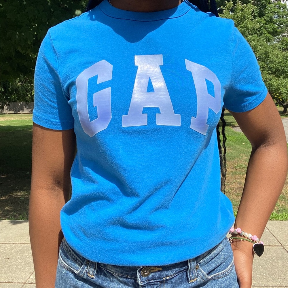 Blue Gap baby tee/graphic tee